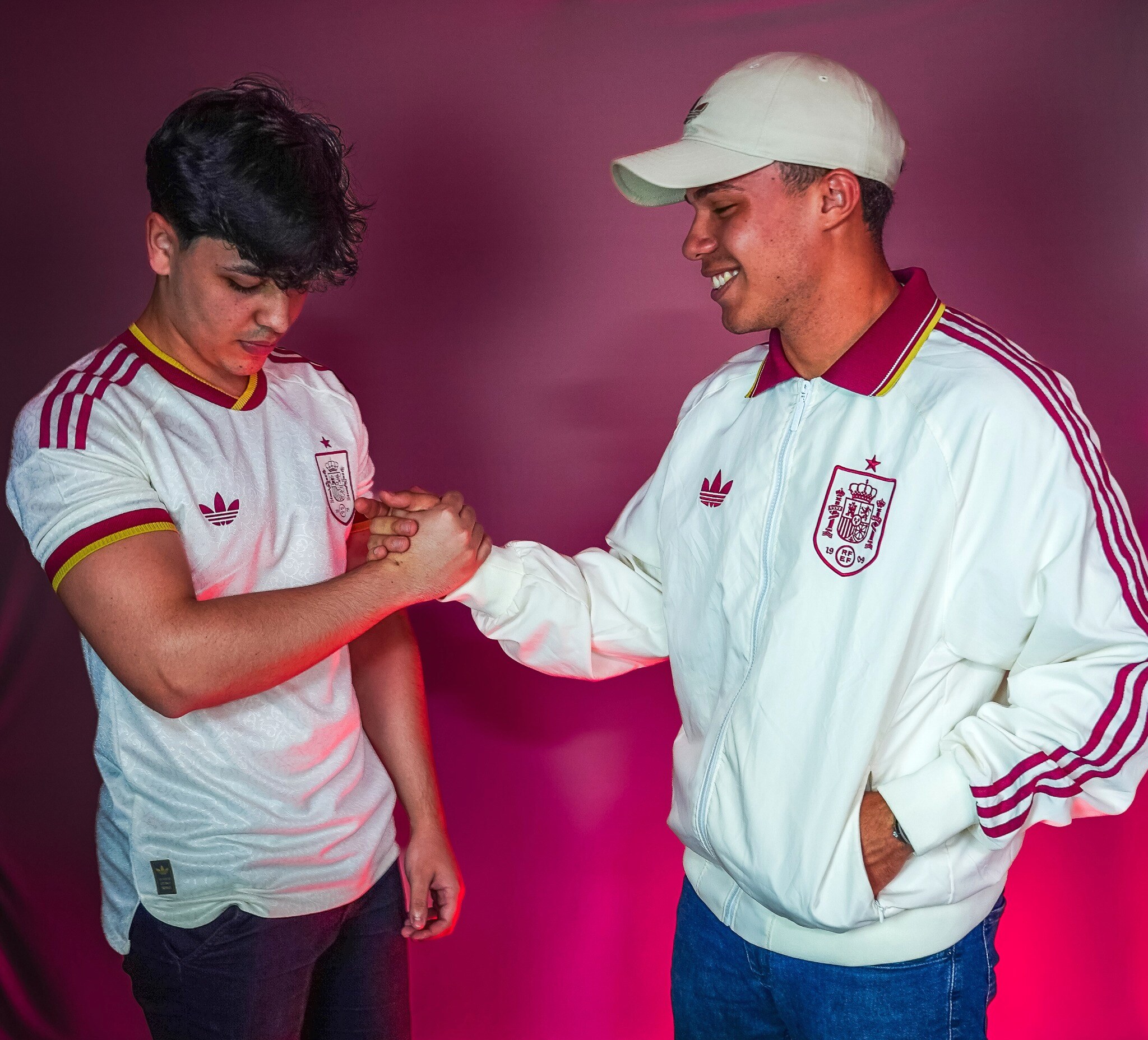 Equipe FAST FUT pronta para ajudar a encontrar uma camisa